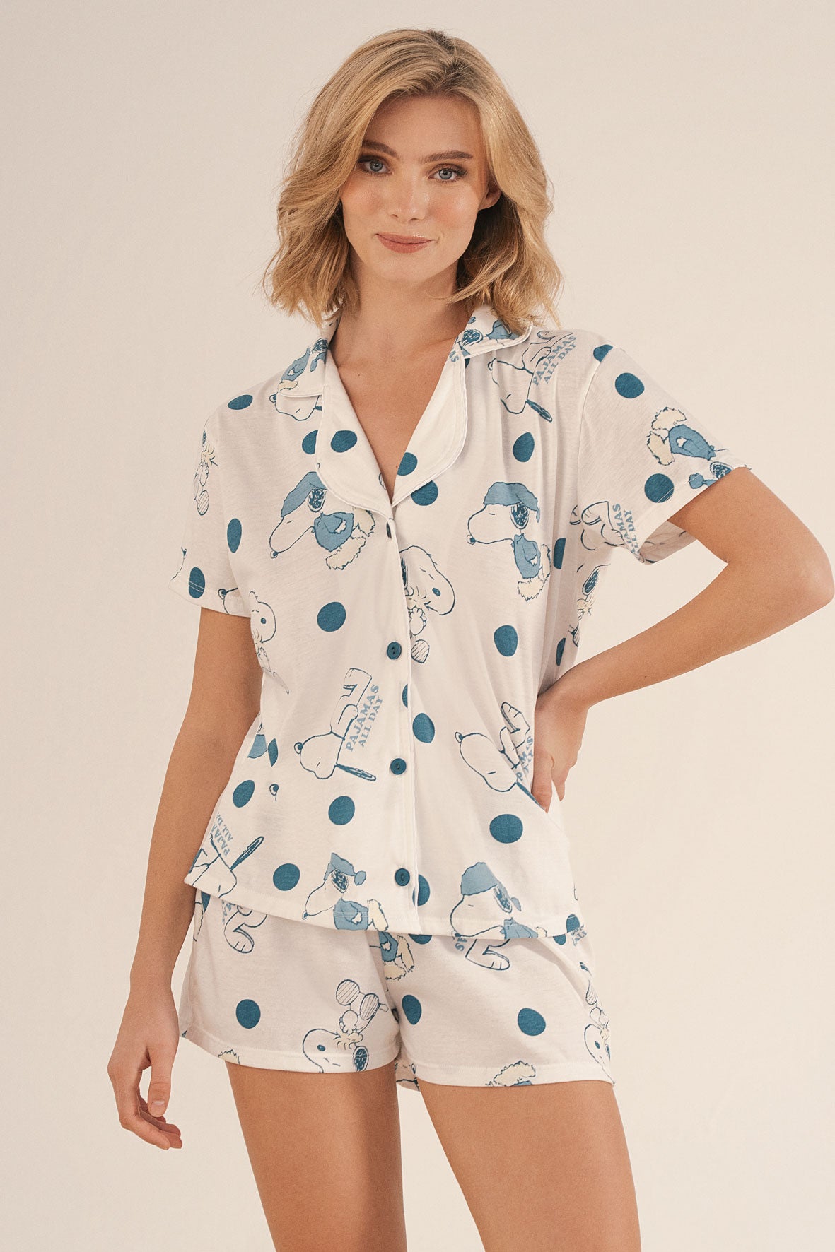 21116 SET SHORT BOTONES SNOOPY VERDE