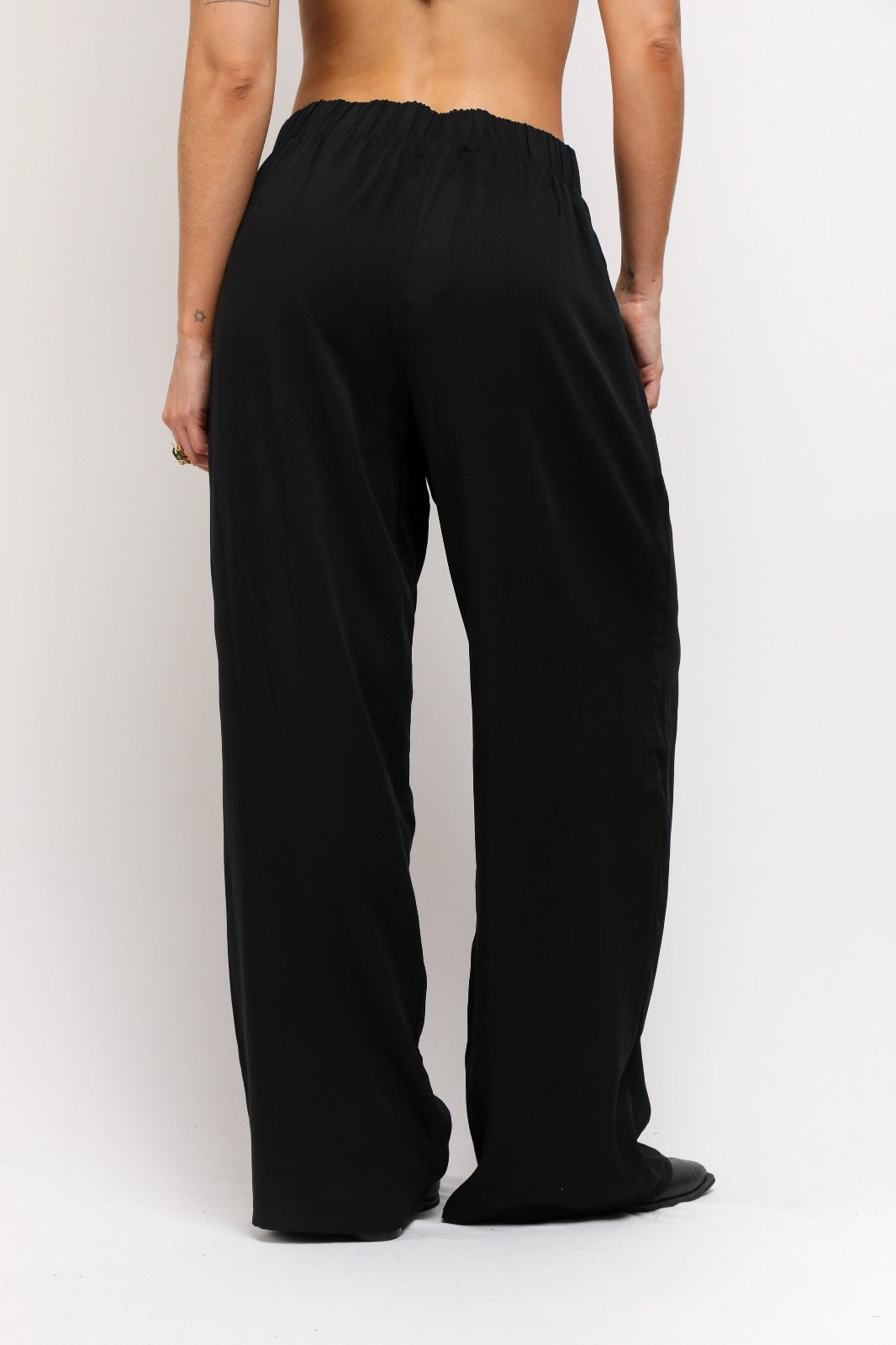 TWRC50017 PANTALÓN NEGRO