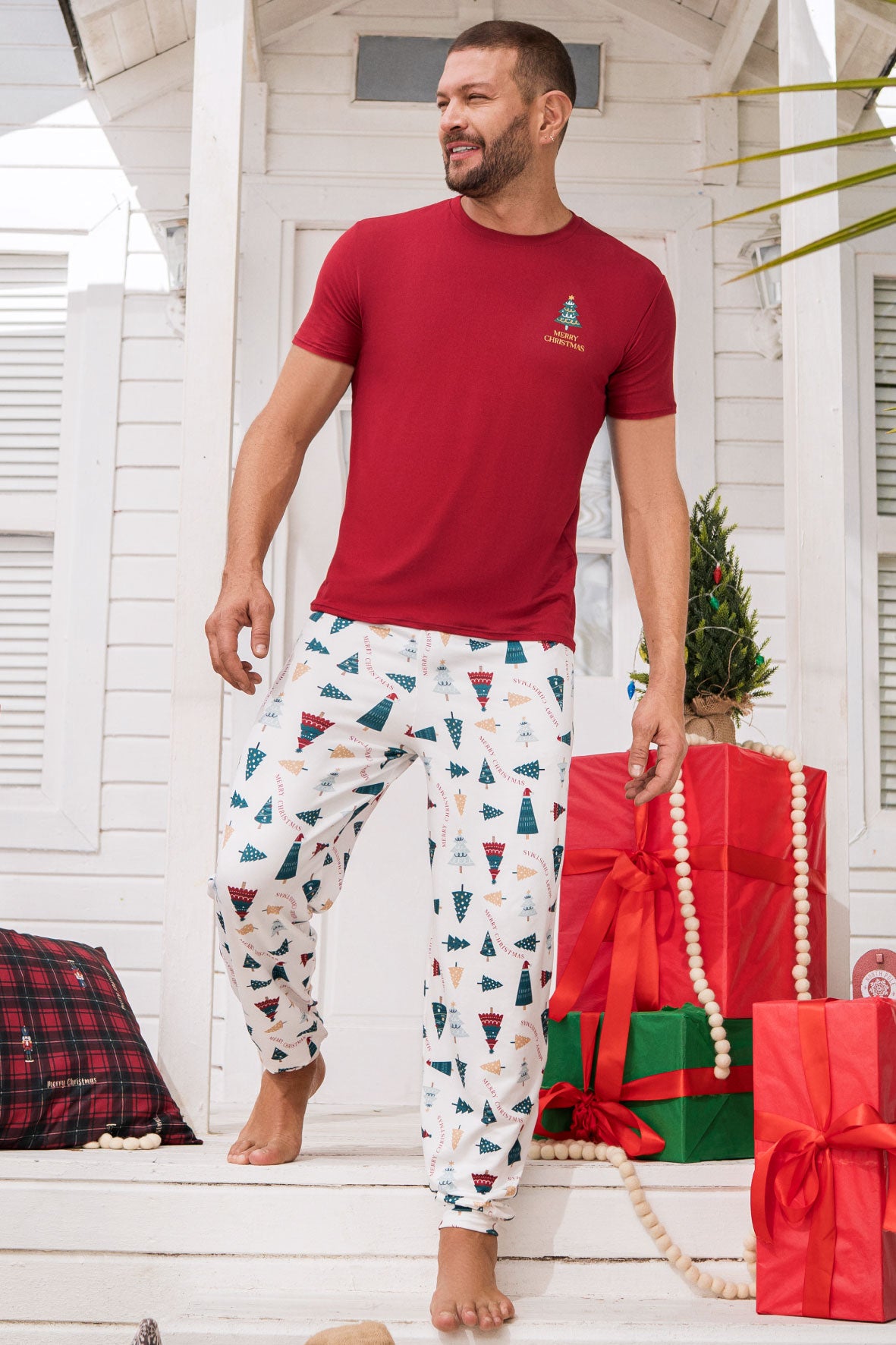 23068 PIJAMA NAVIDEÑA ARBOLES HOMBRE 2025 ROJO MARFIL